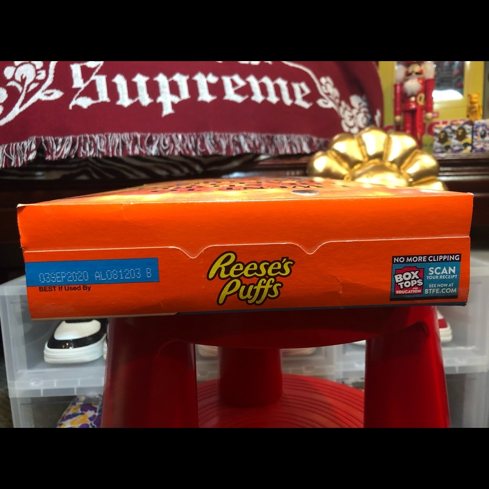 Travis Scott Reese’s Puffs - Picture 3 of 4